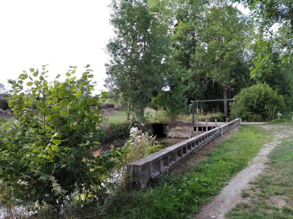 Au Fil De L'Eau Villa Le Boupere Luaran gambar